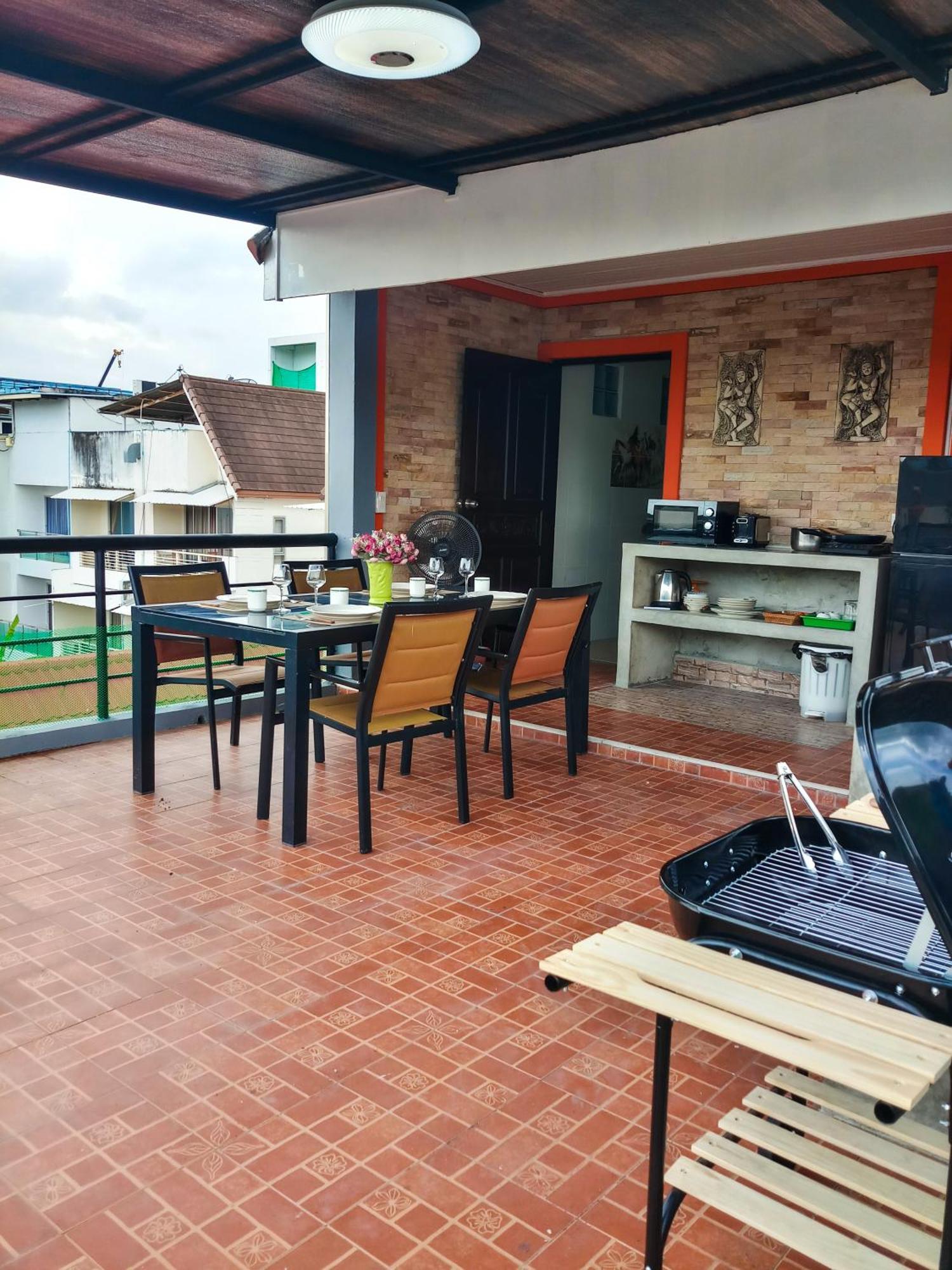 Kata Lina Guesthouse Exterior photo